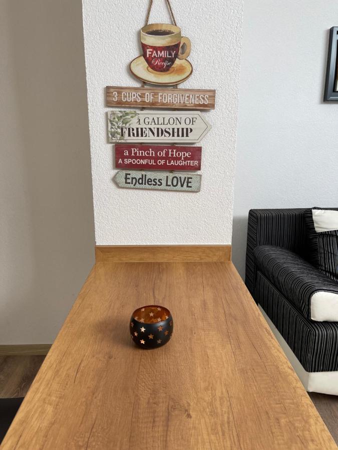 Ora-Prn, Studio Apartment In The City Centre Prishtinë Luaran gambar