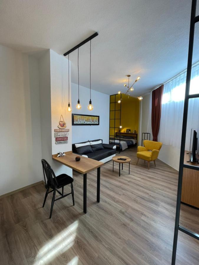 Ora-Prn, Studio Apartment In The City Centre Prishtinë Luaran gambar