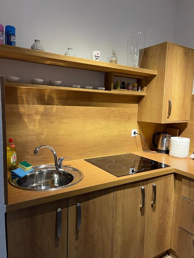 Ora-Prn, Studio Apartment In The City Centre Prishtinë Luaran gambar